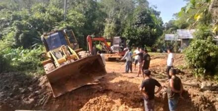 Jalan Amblas di IX Koto, Pemkab Dharmasraya Gerak Cepat Perbaiki