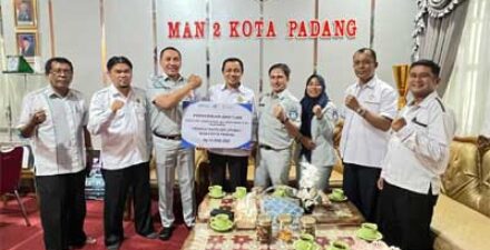 Jasa Raharja dan MAN 2 Padang.