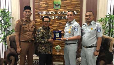 Kepala Kantor Wilayah Jasa Raharja Sumbar audiensi dengan Bupati Padang Pariaman.