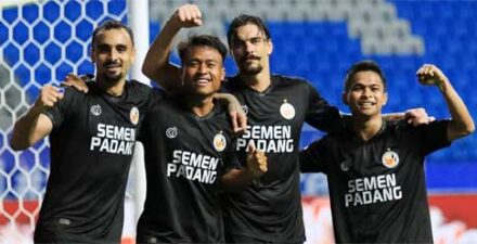 Semen Padang FC sore ini hadapi Persik Kediri.