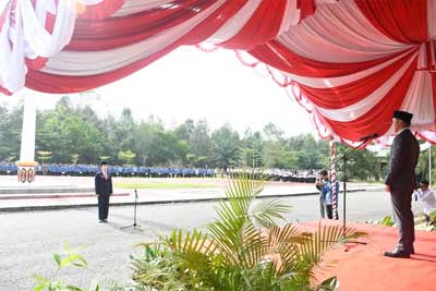 Pemerintah Kabupaten Pulang Pisau menggelar upacara gabungan untuk memperingati Hari Otonomi Daerah (Otda) ke-XXIX dan Hari Pendidikan Nasional (Hardiknas) Tahun 2025
