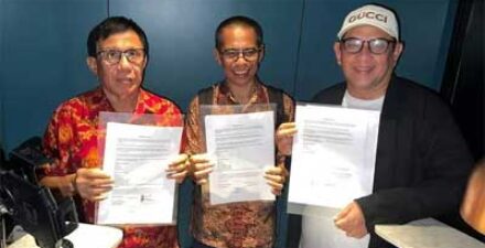 Dua tokoh sentral dalam tubuh Persatuan Wartawan Indonesia (PWI), Hendry Ch Bangun dan Zulmansyah Sekedang, akhirnya menandatangani dokumen penting bertajuk “Tindak Lanjut Kesepakatan Jakarta”, pada Rabu, 21 Mei 2025.