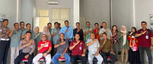 Tim Pembina Samsat Provinsi Sumatera Barat resmi melakukan soft launching Samsat Mentawai pada Kamis (15/5) di Kantor Badan Keuangan Daerah Kabupaten Kepulauan Mentawai