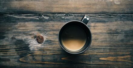 Mengapa Setelah Minum Kopi Langsung Ingin BAB? Ini Penjelasan Ilmiahnya