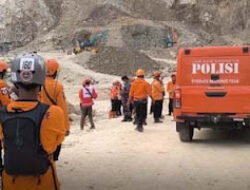 Longsor Cirebon, 17 Korban Tewas, 8 Masih Hilang