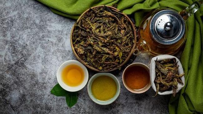 Ingin kadar glukosa darah stabil? Anda cukup memanfaatkan daun penurun gula darah. Daun cukup diolah sebagai air rebusan dan dikonsumsi rutin setiap hari.