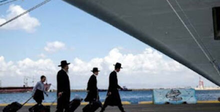 Warga Israel dikabarkan banyak yang melarikan diri ke Pulau Siprus pasca serangan Iran.