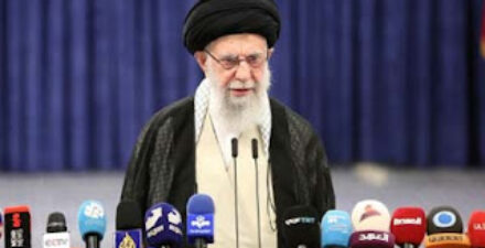 Pemimpin tertinggi Iran Ayatollah Ali Khamenei.