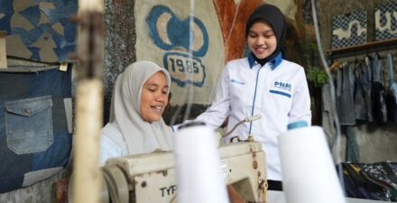 Lewat Program RE3, PNM Donasikan 60 Kg Jeans untuk Dukung UMKM Fashion