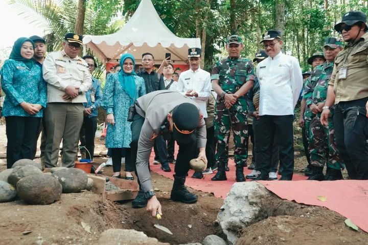 Pembangunan Rumah Layak Huni (RTLH).