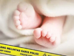 Bayi Perempuan Ditemukan di Teras Rumah Warga Padang