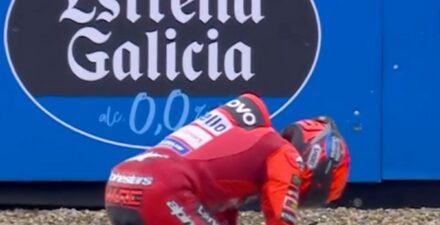 Marc Marquez jatuh di MotoGP Belanda 2025.