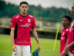 Adu Gaji Pemain Timnas, Justin Hubner vs Ricky Kambuaya, Siapa Lebih Tajir?