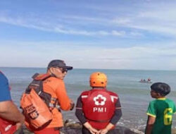 Diduga Berenang Sendiri, Pria Hilang di Pantai Padang