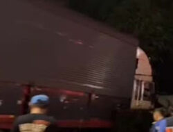 Truk Alami Rem Blong, Kecelakaan Beruntun Terjadi di Bekasi Barat