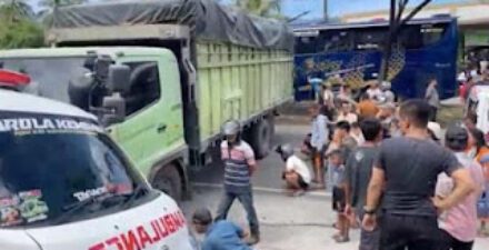 Sopir Truk di Padang Tewas Saat Perbaiki Rem
