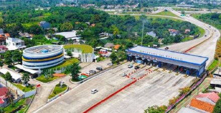Jalan Tol.