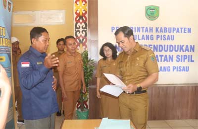 Bupati dan Wakil Bupati Pulang Pisau Sidak Sejumlah OPD