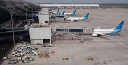 Suasana pesawat yang bersiap mengangkut penumpang di Bandara Soekarno-Hatta, Jakarta.