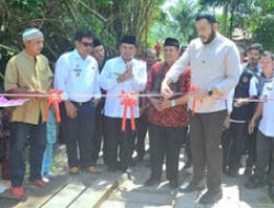 Wali Kota Padang Resmikan Jembatan Baru Penghubung RW 7 dan RW 8 di Kuranji