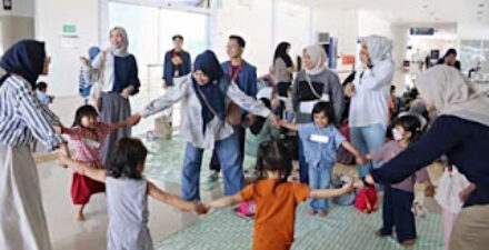 KAI Divre II Sumbar Rayakan Hari Anak Nasional dengan Program “Sapa Pelanggan Setia”