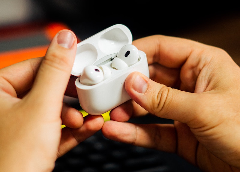 4 Jenis Earbuds, Kenali Perbedaannya.