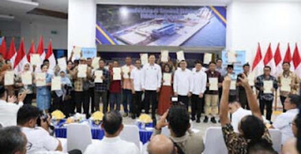 Pemerintah Serahkan 160 Sertifikat Tanah di Sulteng, AHY Tegaskan Pentingnya Kepastian Hukum