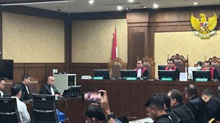Sidang vonis kasus korupsi impor gula dengan tersangka Tom Lembong.