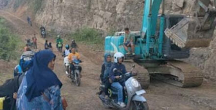 Jalur Alternatif Solok–Pessel Kembali Bisa Diakses.