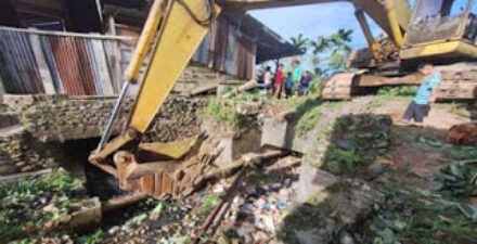 Ratusan Warga RW IV Padang Kompak Gelar Gotong Royong Massal