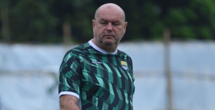 Bojan Hodak memberi kebebasan kepada pemain Persib Bandung untuk jalan-jalan selama di Thailand.