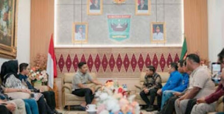 Pertemuan Wagub Vasko dengan Wako Sibolga dan jajaran DPRD.