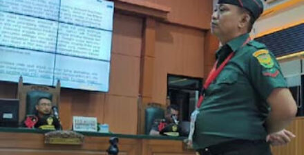 Kopda Bazarsah dituntut hukuman mati usai menembak mati tiga polisi saat digerebek di arena sabung ayam Way Kanan, Lampung.