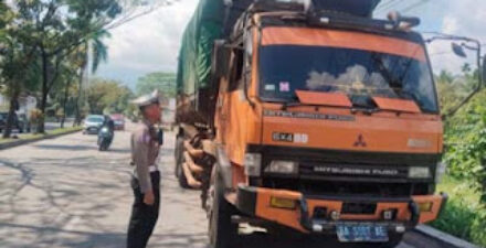 Satlantas Padang Tindak Tegas Truk ODOL
