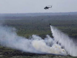 Helikopter Water Bombing Siap Beroperasi dari Bandara Tuanku Tambusai