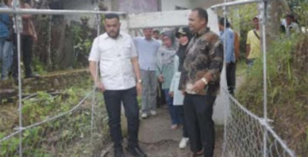 Wali Kota Padang, Fadly Amran meninjau