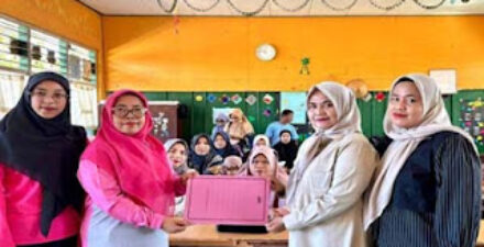 54 Siswa SDN 45 Bungo Pasang Terima Bantuan PIP Berkat Aspirasi Andre Rosiade