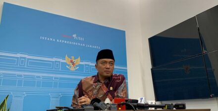 Menteri Sekretaris Negara Prasetyo Hadi Tegaskan Tidak Ada Rencana Mengenakan Pajak atas Amplop Kondangan.
