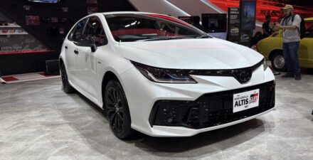 Toyota Corolla Altis Hybrid GR Sport Meluncur di GIIAS 2025.