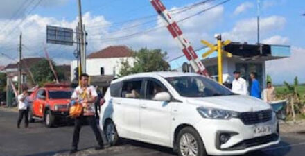 Polisi menggelar rekonstruksi kasus kecelakaan maut Daihatsu Sigra