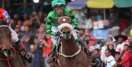 Kuda pacu andalan Kota Padang Panjang, Romantic Spartan, sukses meraih posisi ketiga