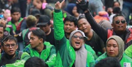 Ribu Driver Online Kepung Istana