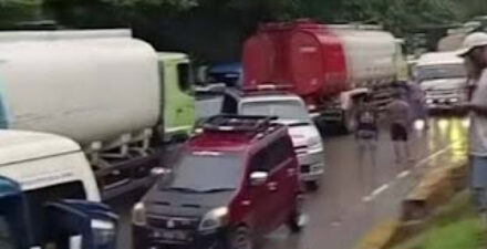 Arus lalulintas Sitinjau Lauik