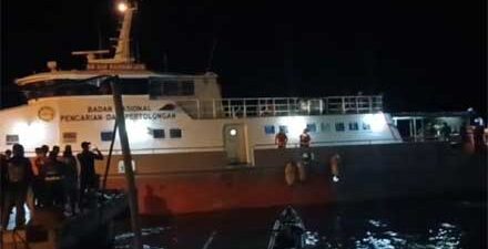 Tim Rescue Kantor Pencarian dan Pertolongan Mentawai masih mencari 11 korban insiden boat terbalik di perairan Selat Sipora, Kabupaten Kepulauan Mentawai.