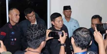 Wakapolda Sumbar, Brigjen Pol Solihin saat memberikan keterangan kepada awak media tentang penangkapa 9 terduga pelaku perusakan Gereja GKSI Padang. (ist)