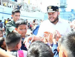 KRI Bima Suci Meriahkan HUT ke-356 Kota Padang di Pelabuhan Teluk Bayur