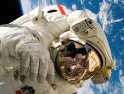 Empat Astronaut Tuntaskan Misi 5 Bulan di ISS, Mendarat Selamat di California