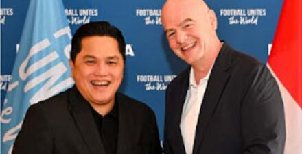 Erick Thohir bersana presiden FIFA