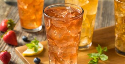 Waspada, Terlalu Sering Minum Es Teh Bisa Picu Masalah Kesehatan