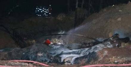 Petugas berhasil memadamkan api yang seminggu berkobar di sumur minyak ilegal.